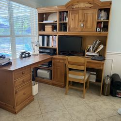 Broyhill Fontana Desk And Hutch 