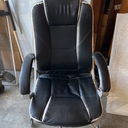 Desk Chair (Free)