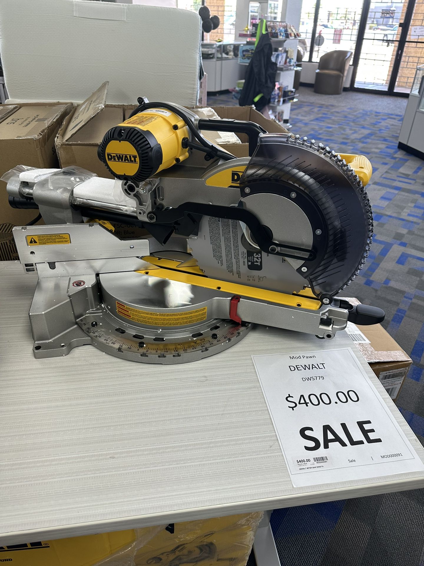 Dewalt Compound Miter Saw