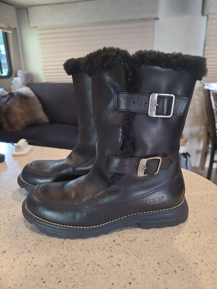 UGG Leather & Shearling Boots Sz. 8