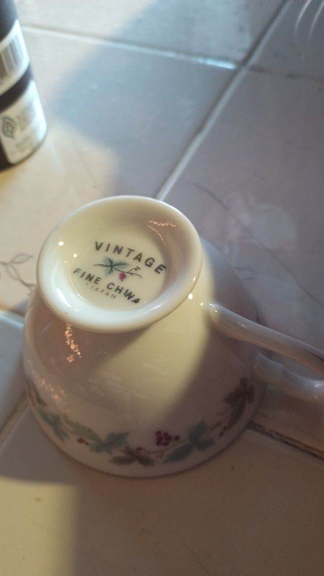 Vintage Teacups Christmas Edition And Come In Case Missing Too