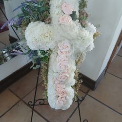 Flower Arrangement Cross 