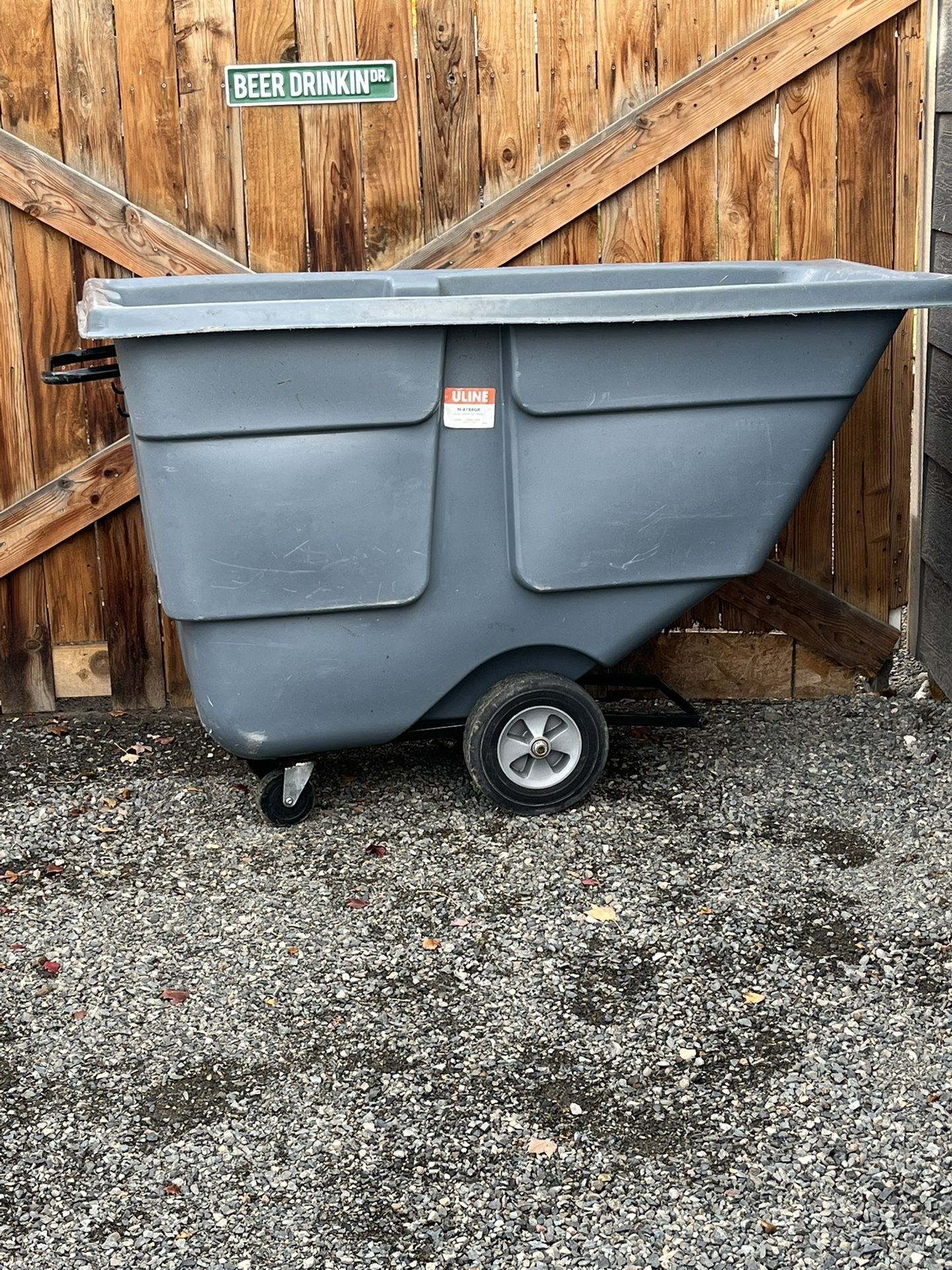 Uline Utility Tilt Truck 1 Cu Yard