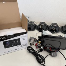 Kenwood Car Play Stereo With 4 Speakers 