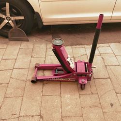 Pittsburgh 3 Ton Low Profile Floor Jack 