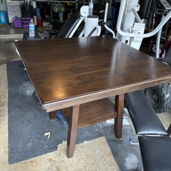 Solid Wood Dinning Table And Chairs 