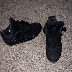 Black Cat Jordan 4 (Size 10)
