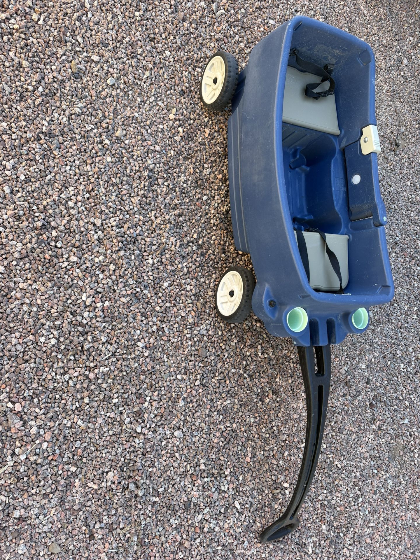 Nice 2 Seater wagon $20