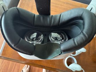 Oculus Quest 2 with Battery pack elite strap & comfort face cover