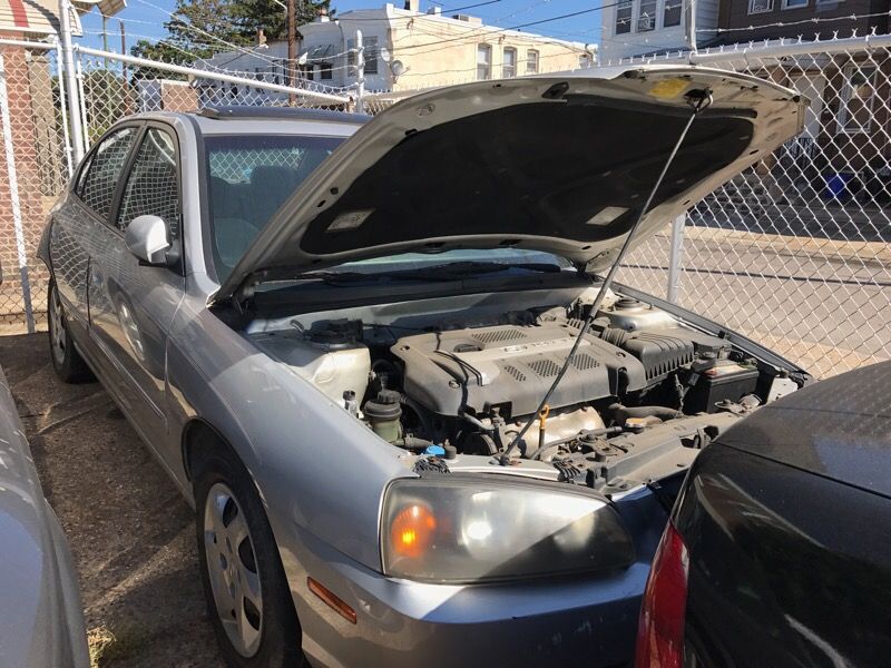 2004 Hyundai Elantra 2.0l , parts car for sale