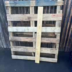 Wooden Pallet-free