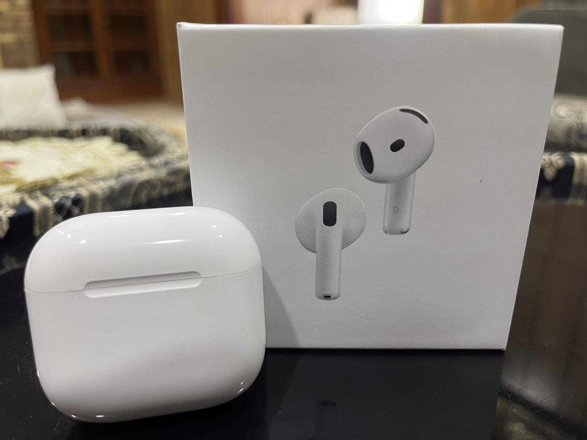 AirPods 4