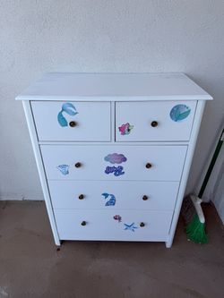 Kids dresser