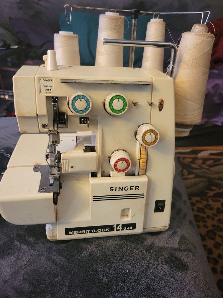 Free : Singer Sewing Machine