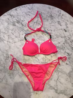 Victoria’s Secret bikini 👙 bottoms m top 32b