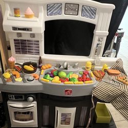 Step 2 grey play kitchen 