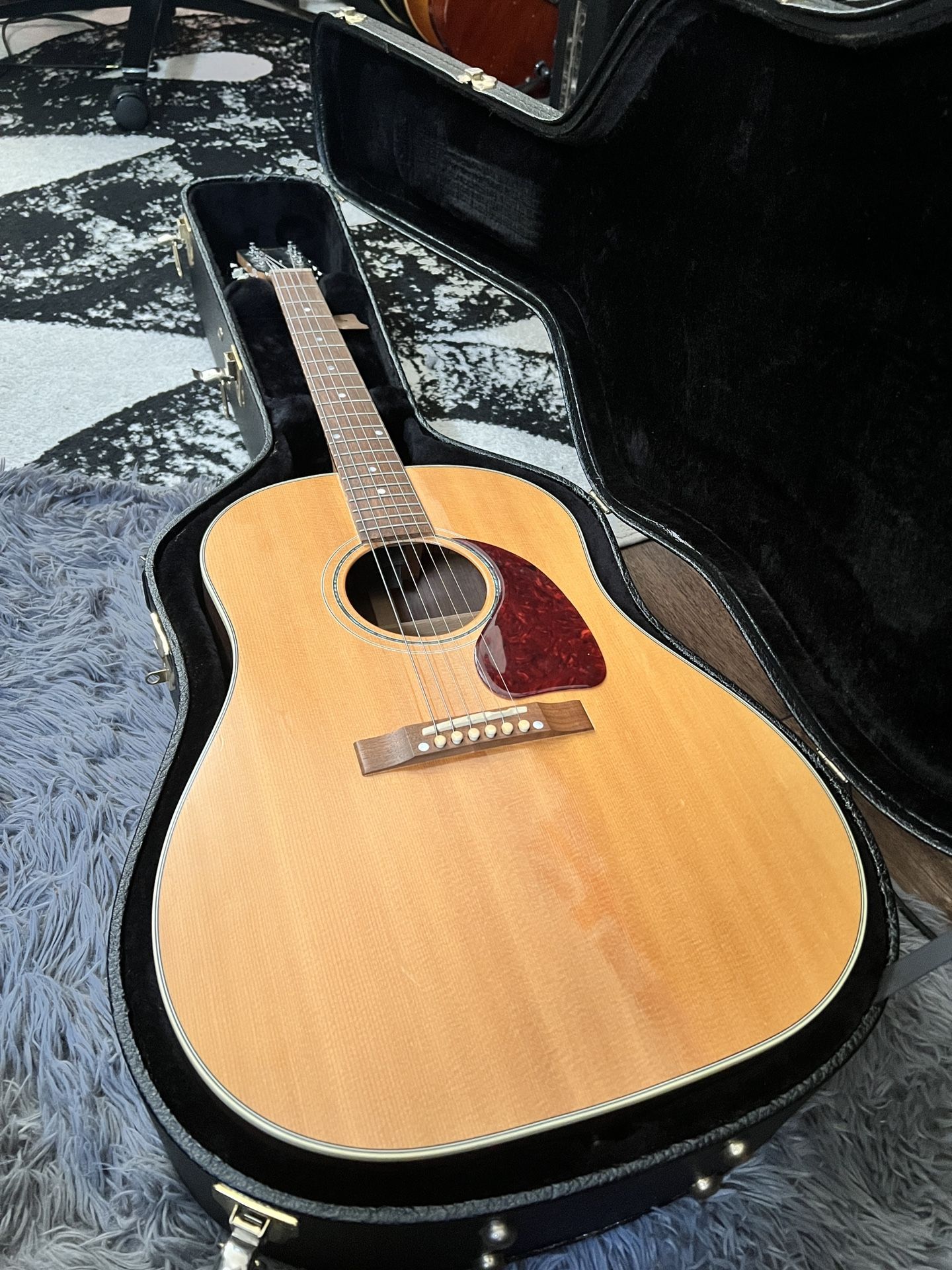 Gibson J15 Acoustic Guitar - 2016