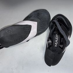 Mad rock rover climbing shoes 9.5