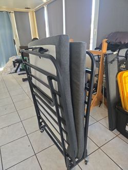 Foldable bed