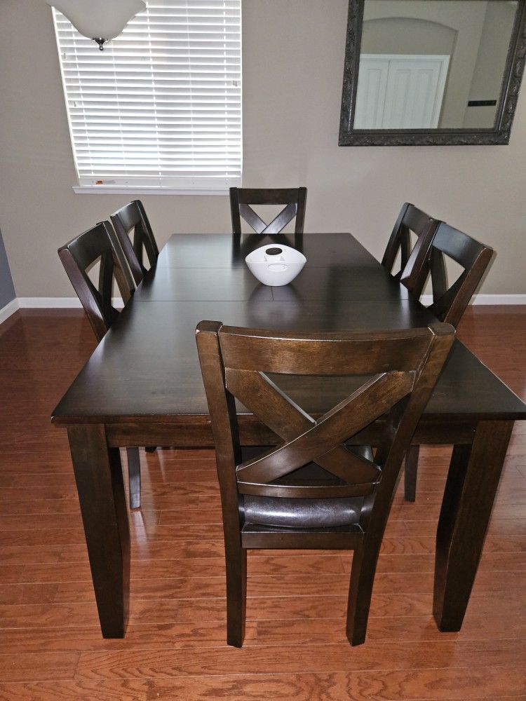 7 Piece dining table with extension