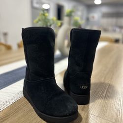 UGG Australia Alexey Girls Suede Sheepskin boots Size 2