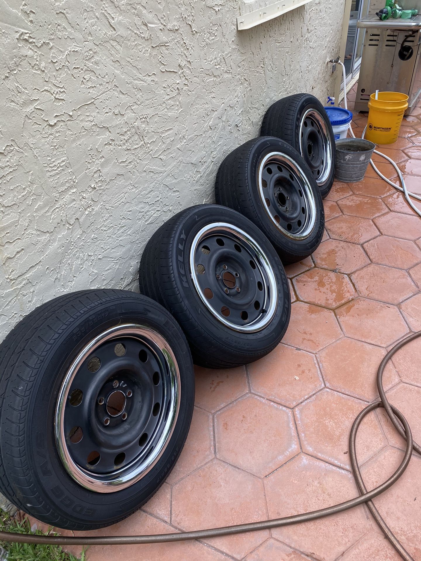 Ford Crown Victoria rims and tires for Sale in Hollywood, FL OfferUp