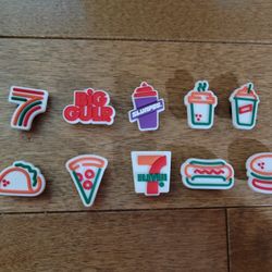 Lot Of 10 Seven-Eleven Shoe Charms 