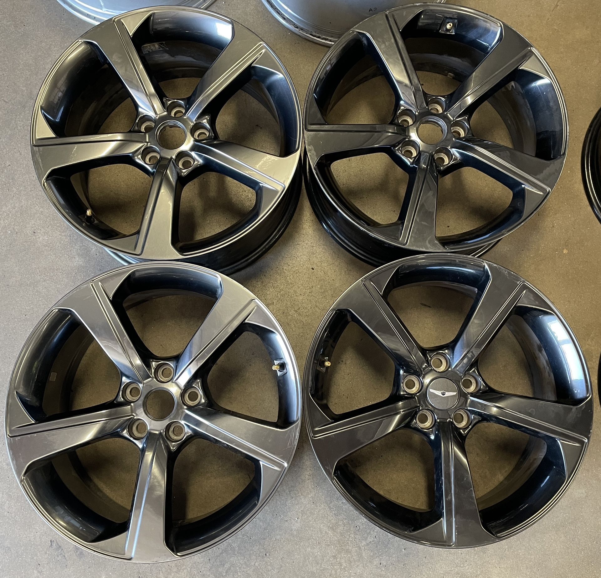 19 Inch Hyundai Genesis Wheels