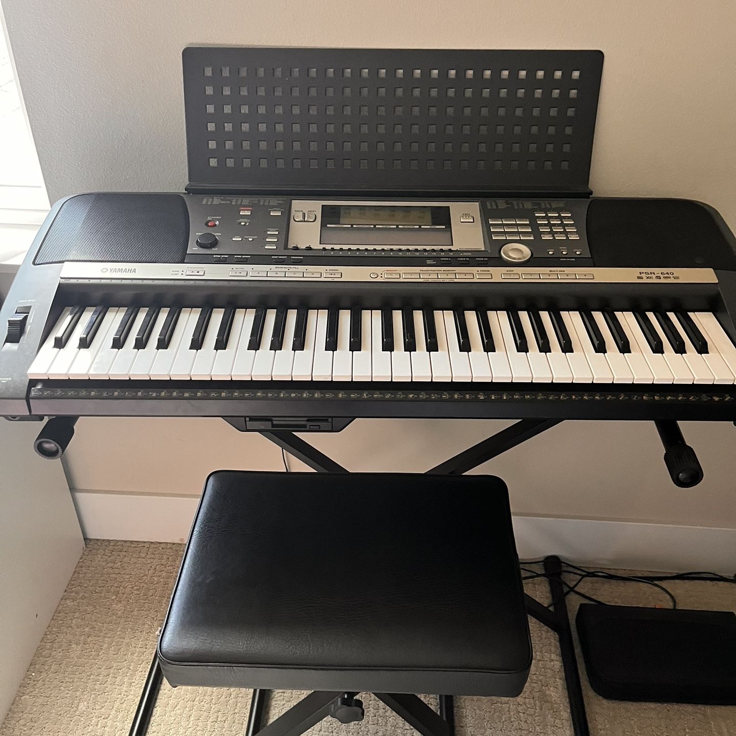 Yamaha psr 2024 640 keyboard