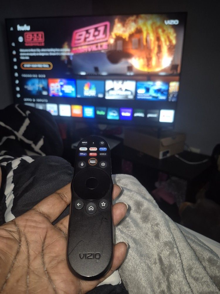 55 Inch Vizio T.v /65 INCH SAMSUNG BOTH FLAT SCREEN