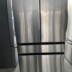 Samsung beautiful stainless steel refrigerator French door everything works perfectly first come first served 