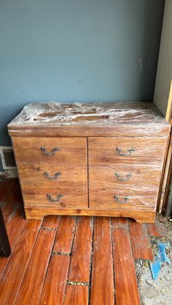 🪵 6-Drawer Wooden Dresser – Used, Good Condition