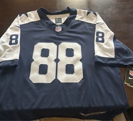 Dallas Cowboys CeeDee Lamb stitched