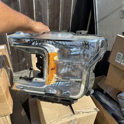 Ford F150 Driver Headlight Used Like New 18-20