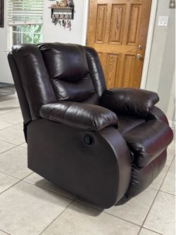 Sofa reclinable.