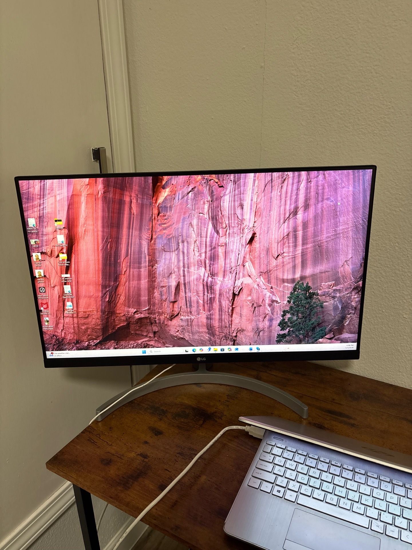 UltraFine or LG 27-inch flat monitor