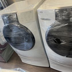 Kenmore Set Washer And Dryer Front Loads “white” 