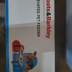 Elevated Pet Feeder