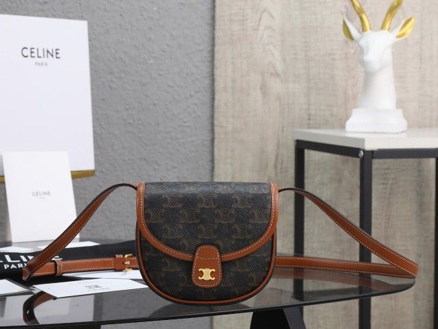 black bag w cheetah print