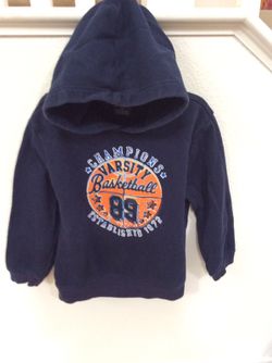 Pullover hooded sweatshirt size 5t