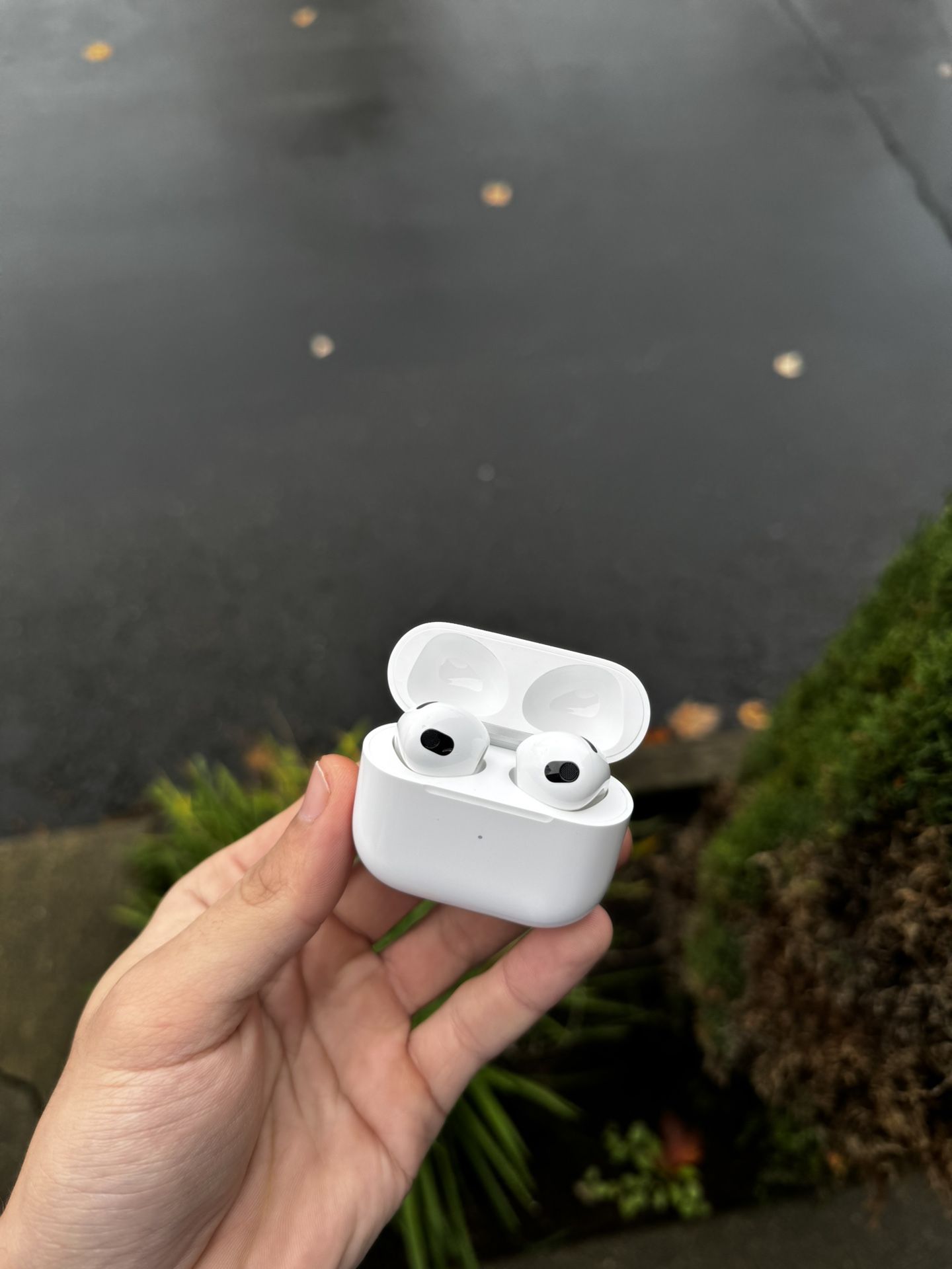 AirPods 3 Generation - Serial Number: KJD4LWWQKT