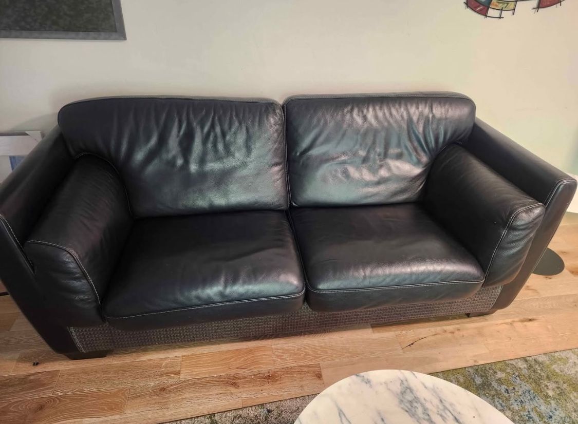 Gamma Arredamenti 7ft Black Leather Couch