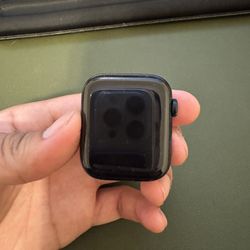 Apple Watch SE (GPS + Cellular) (2nd Generation) 32GB Black 44MM