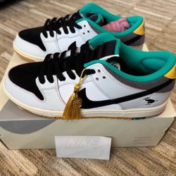 Nike SB Dunk Low CSEF "White Clear Emerald"  