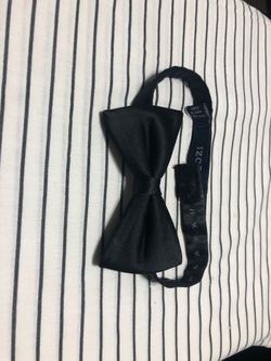 New ( never used). Izod adjustable bow tie