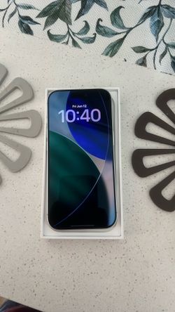 Verizon iPhone 17 sim locked excellent condition