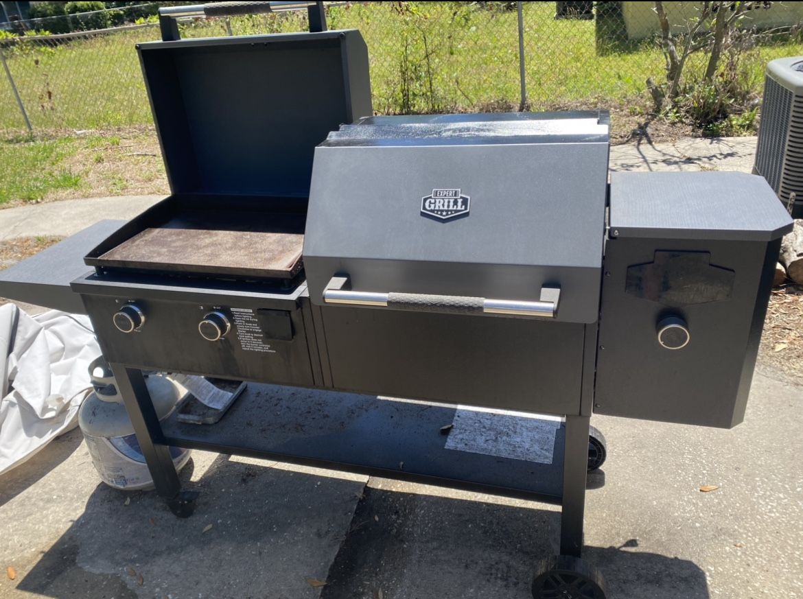 Expert Grill Concord 3-In-1 Pellet Grill, Smoker, and Propane Gas Griddle