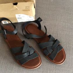 New  Black Leather  Sandals Woman’s 7.5 