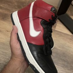 Nike Dunk Supreme High Red size 9.5