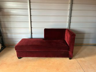 Chaise lounge( Free Delivery if Needed)